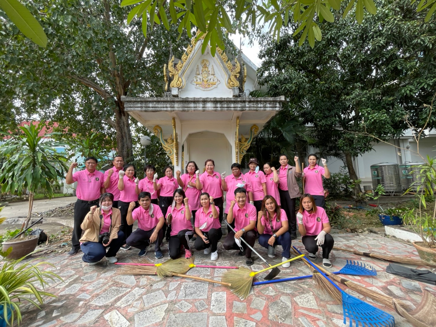 สำนักงานศึกษาธิการจังหวัดสิงห์บุรี จัดกิจกรรม 5 ส “Big Cleaning Day” และปรับภูมิทัศน์ในสำนักงานฯ